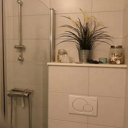 Moderne Og Lys Leilighet Ved Sandstrand