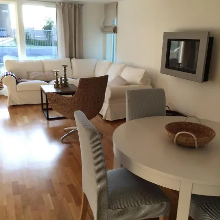 Moderne Og Lys Leilighet Ved Sandstrand Apartment *
