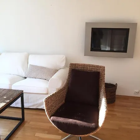 Moderne Og Lys Leilighet Ved Sandstrand Apartment